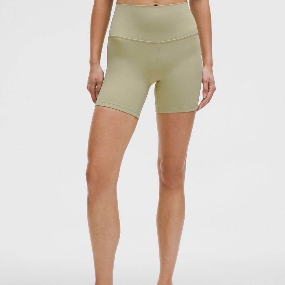 Lululemon Align High-Rise Short Size 4 in color Grey Sage
